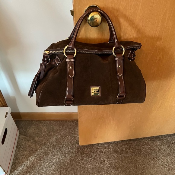 Dooney & Bourke iconic Satchel in Suede, iconic color, good used condition - Picture 3 of 11